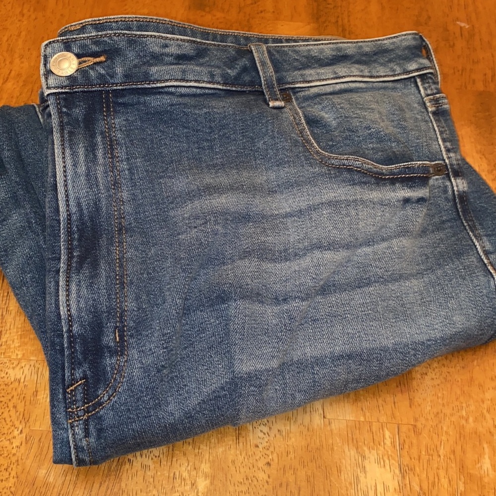 NWOT American Eagle Mom Jean Size 22 plus